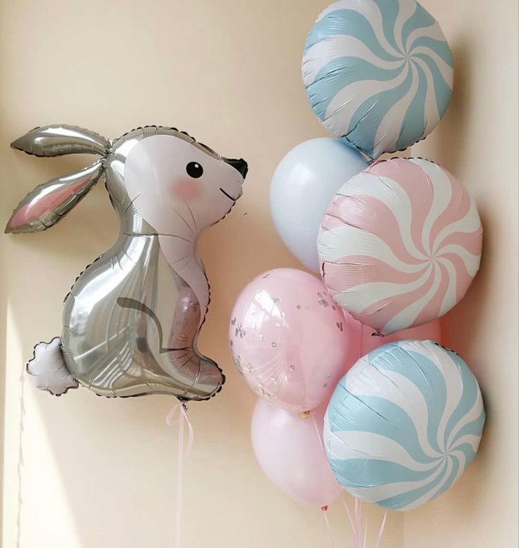 Сет № 102 «Зайка и шарики ассорти леденцы»: 8 гелиевых шаров (фигура Зайца,
                     фольга «Леденец», латексные шары, даблстафф с конфетти), цена 2 920 рублей, доставка в Коломне.