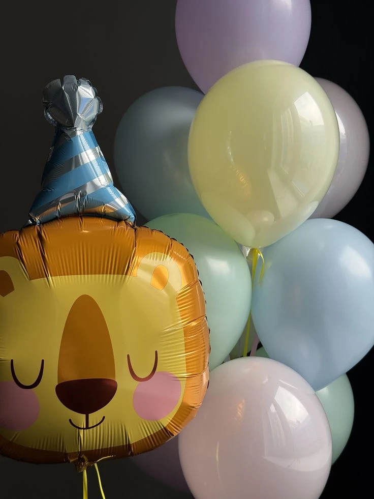 Сет №105: композиция из воздушных шаров «Лёва в колпачке и шарики ассорти с даблстафф» (11 шт.),
                 Коломна, доставка в Коломне.